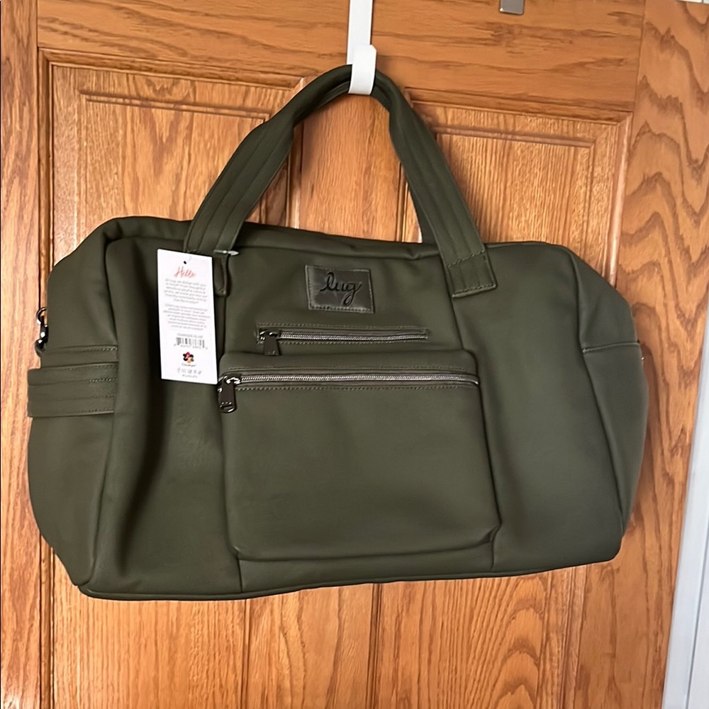 NWT Lug Charger Matte Luxe Olive green NEW